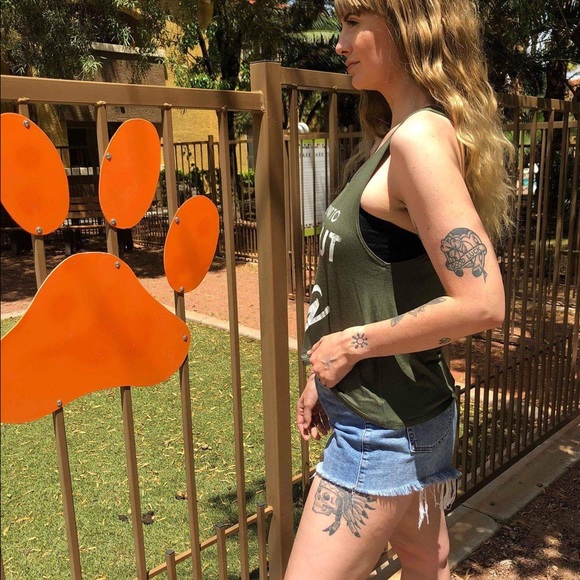 I Just Want to Hang Out With My Dog - Olive - Picture 4 of 5